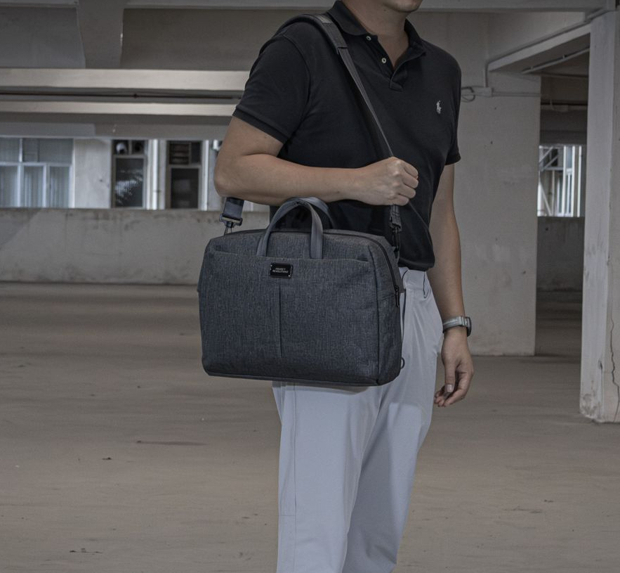 Brandcharger20Metro20Lifestyle_8.jpg